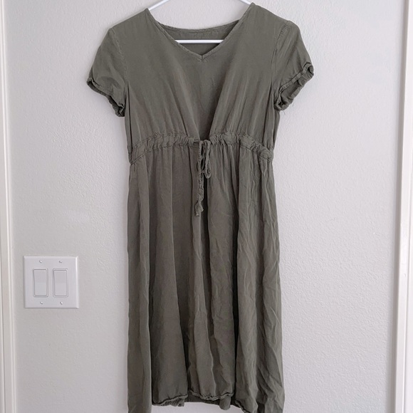 SHEIN Dresses & Skirts - SHEIN short sleeved midi dress